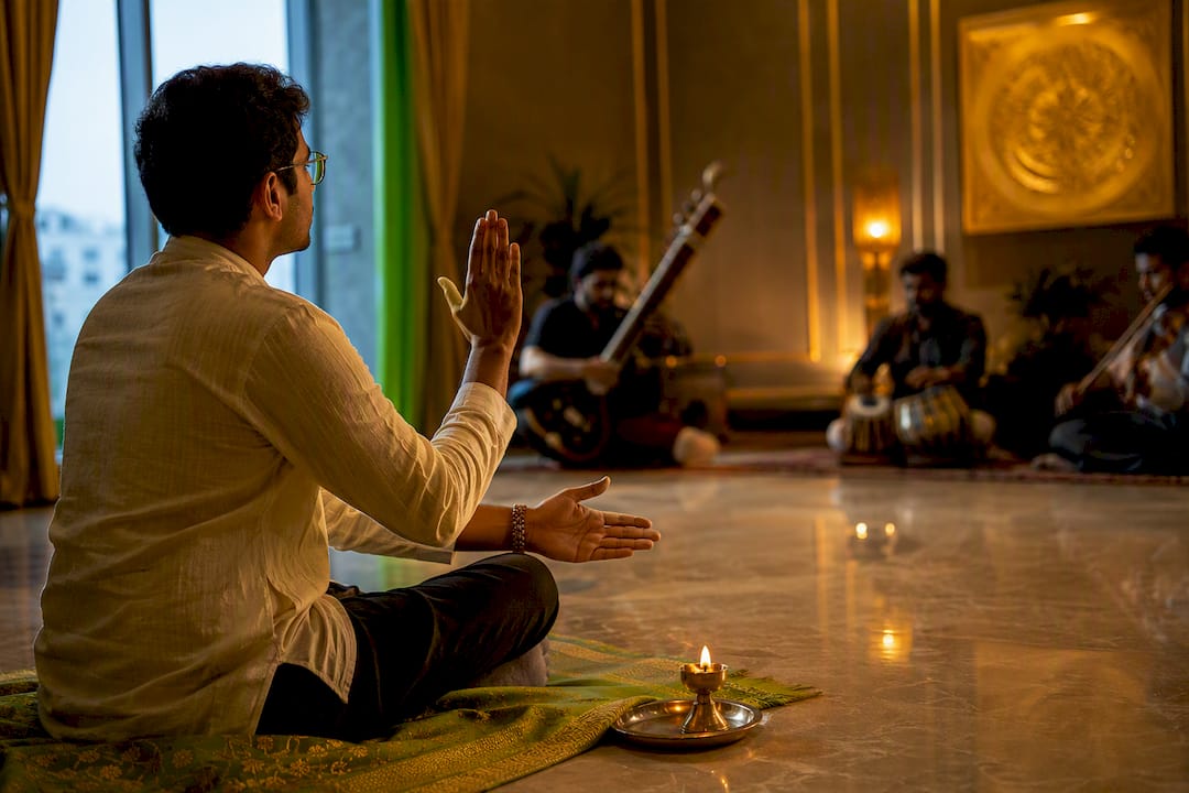 Rajib Karmakar sitarrajib Hear and Practice Tala: 5 Core Terms for Listeners 1 Listener marking tala with hand gestures